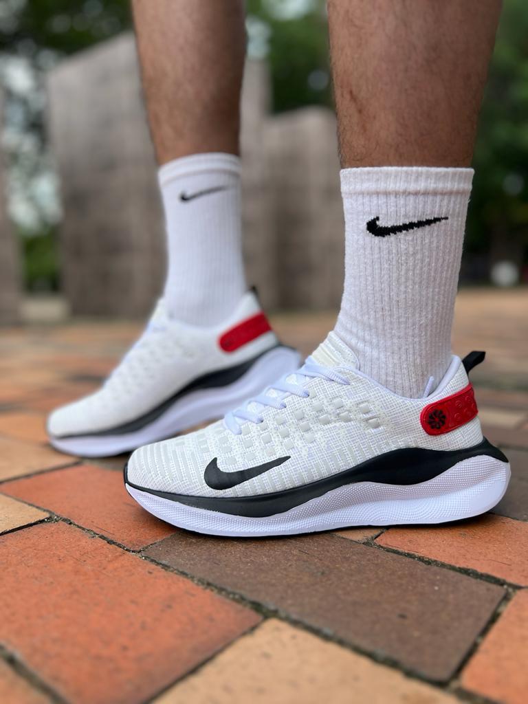 NK-REACT INFINITY RUN  + CAJA